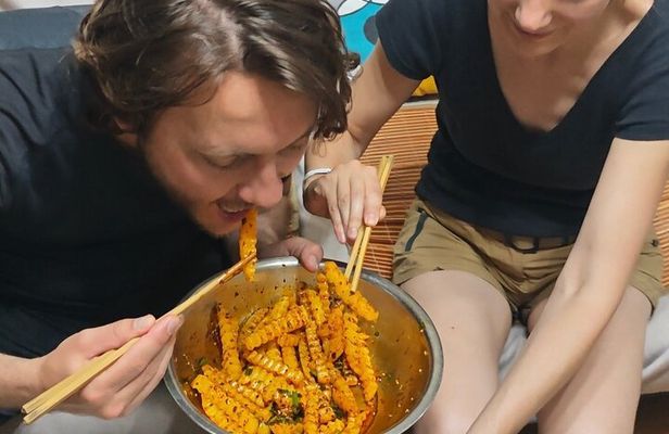 Learn cold noodle and wolf-teeth potato at local home