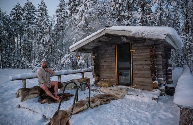 Private Guide Tour to Ranua with Sauna and Swimming