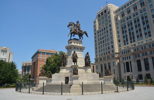 Richmond Capitol Grounds Walking Tour with Expert Historian