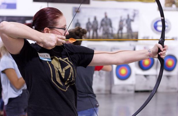 One Hour Las Vegas Archery Range Experience with Equipment