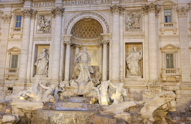 Rome: Trevi Fountain & Underground Aqueducts Tour