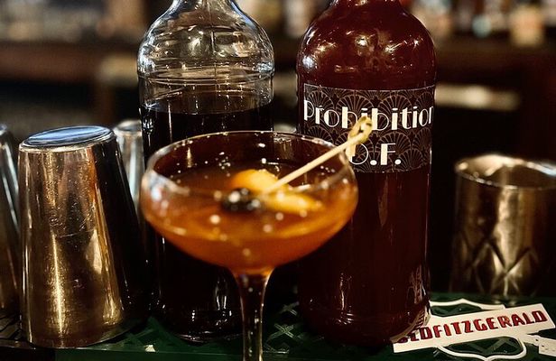 Tipsy History: The Happy Hour Historical Pub Crawl of Annapolis