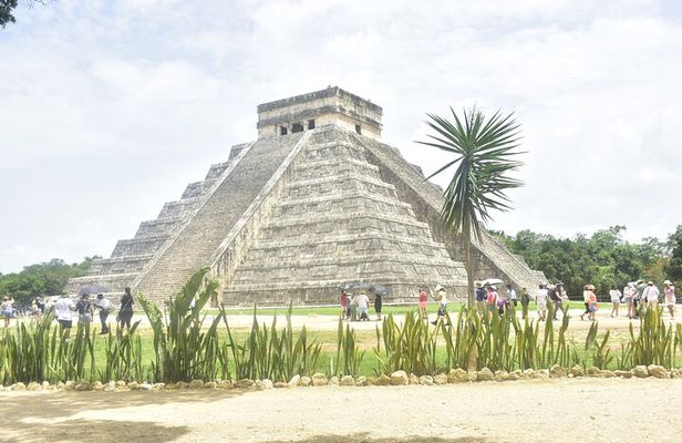 Tour Chichen Itza & Valladolid& Cenote Chichican only from Cancun