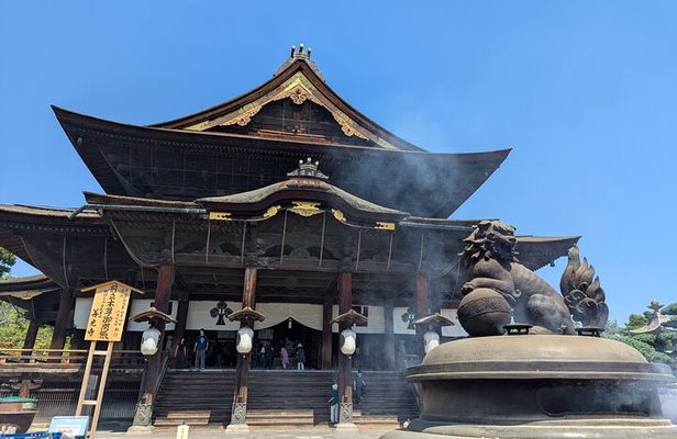 Nagano Zenkoji Temple Town Walking Tour and Oyaki Tasting