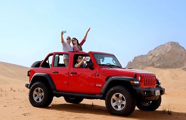 Private Wrangler Jeep Desert Safari Sunset, Camel Ride BBQ Dinner