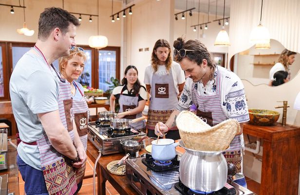 White Lotus Thai Cooking Class in Bangkok