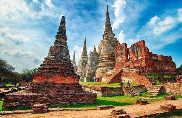 Ayutthaya Temples & Local Candy Tasting Private Tour (RotiSaiMai)