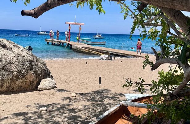 Private Photography & Island Tour of Curaçao