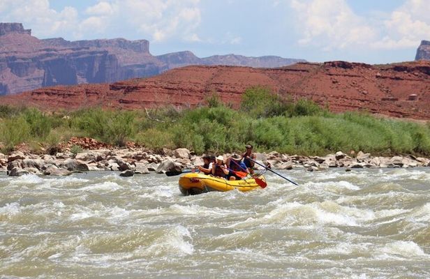 Moab Rivertrippers ~Rafting Castle Valley Half-Day Colorado River