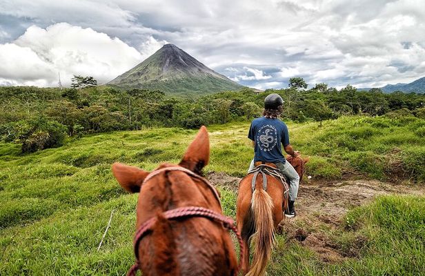 Horseback Riding and Wellness Ride and Clay Mask in Arenal