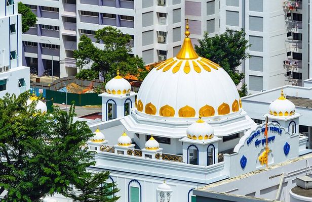 Singapore Spiritual Temple Walking Tour Experience 