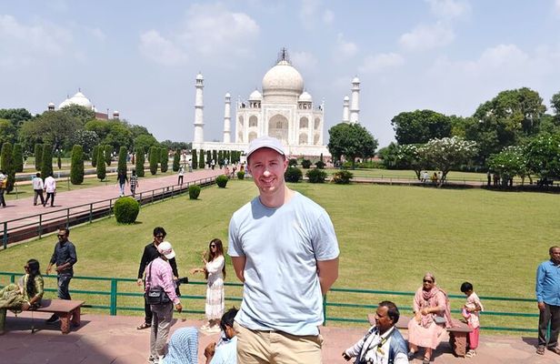 Train Station to Train station Gatimaan Express Tour Agra 