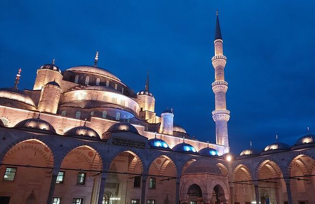 Basilica Cistern→ Grand Bazaar→ Blue Mosque→ Hippodrome→ Shopping