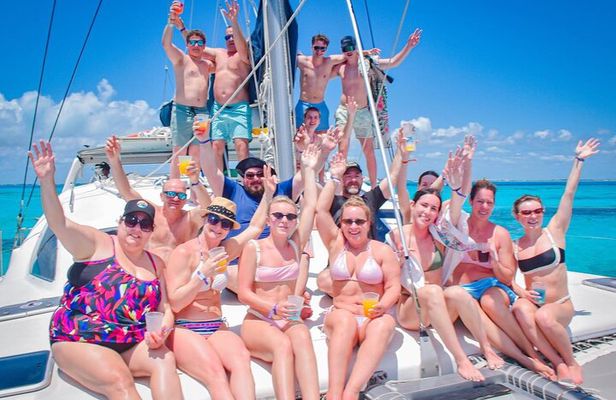 Isla Mujeres Rush : Catamaran Snorkeling and BUFFET in Beach Club