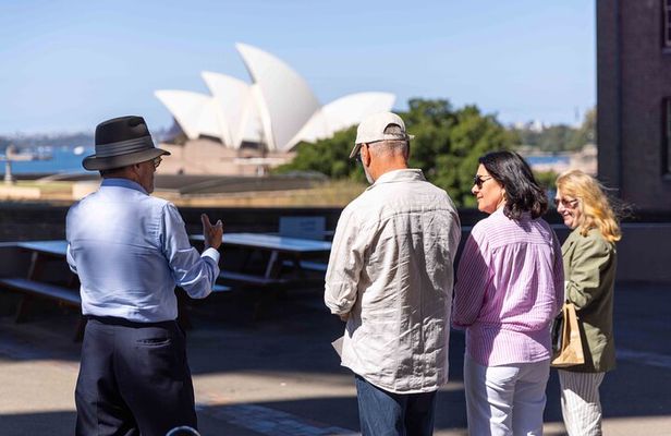 Half-Day Sydney Rocks Walking and Bondi Beach City Tour