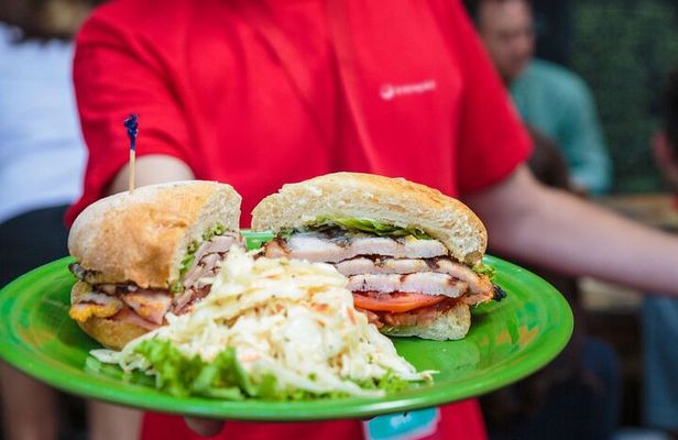 Old Town Toronto Food & History Walk with Market Tastings