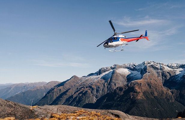 Milford Sound Discoverer 2 Hour Scenic Helicopter Experience