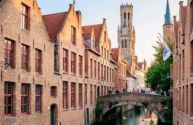 Bruges Authentic : Private Tour, Local Guide + Chocolate and Beer