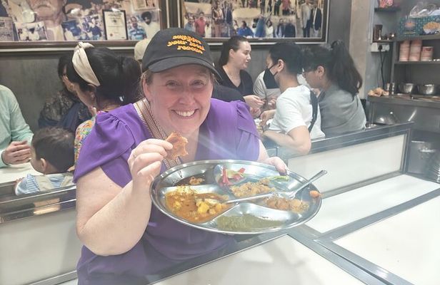 Old Delhi Food Tour: Street Food, Rickshaw & Spice Market