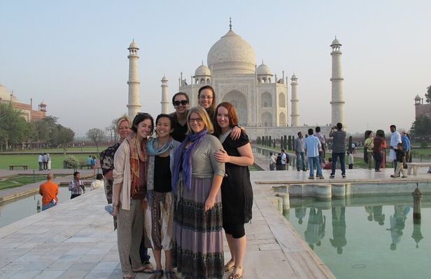 Private 2-Day Taj Mahal & Fatehpur Sikri Tour from Delhi