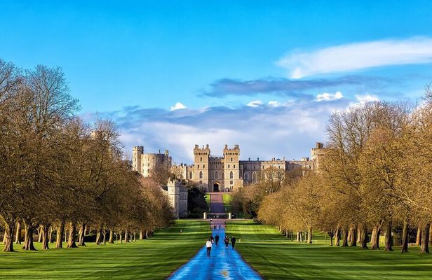 Windsor Castle, Stonehenge and Oxford Day Trip from London
