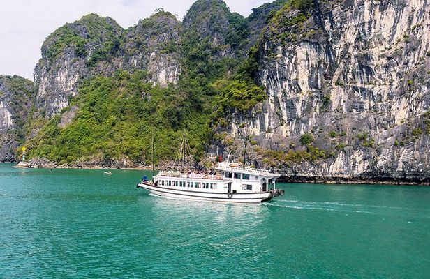 Halong Shore Excursion: Amazing Half Day Cruise at Halong Bay