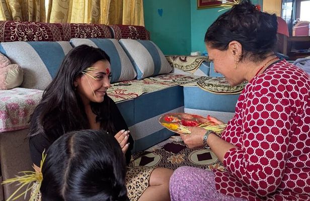 Traditional Leaf Plate Making Workshop in Kathmandu