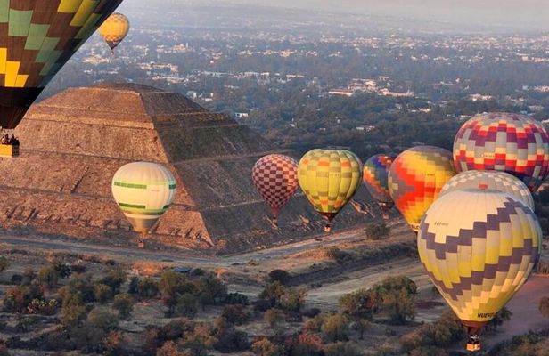 More than a Flight Full Globe Experience over Teotihuacan