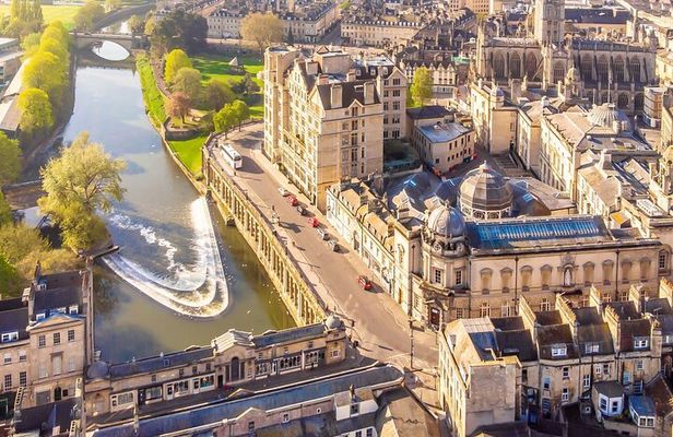 Windsor Castle, Stonehenge and Bath Day Trip from London