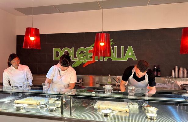Rome: Lasagna, Fettuccine Pasta and Tiramisu Cooking Class