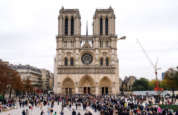 Inside Notre-Dame Tour with a Licensed Guide