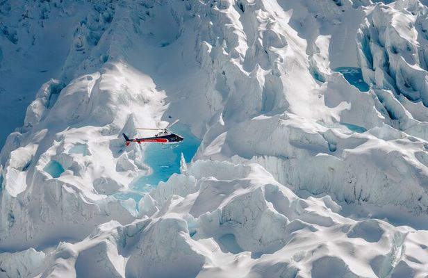 Fox Glacier: Neve Discoverer Helicopter Flight with Snow Landing