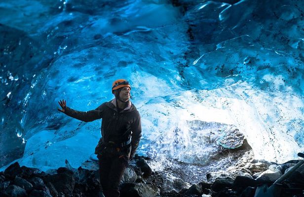  Sólheimajökull Blue Ice Cave & Glacier Walk 