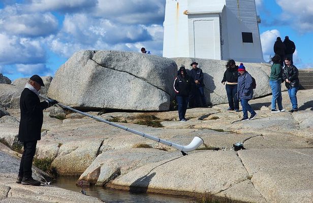 Coastal Icons: Peggy’s Cove & Fisherman’s Cove Small Group