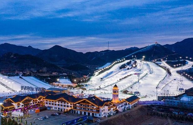 2-Day Beijing Winter Trip: Mutianyu Great Wall&Nanshan Ski Resort