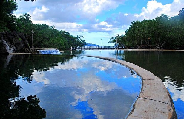 Private Coron Town Tour and Maquinit Hot Spring 