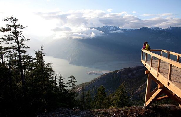 Vancouver Whistler Shannon Falls and Sea to Sky Gondola Day Tour
