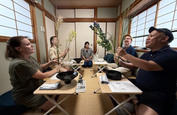 Ikebana Floral Design Workshop in Kyoto