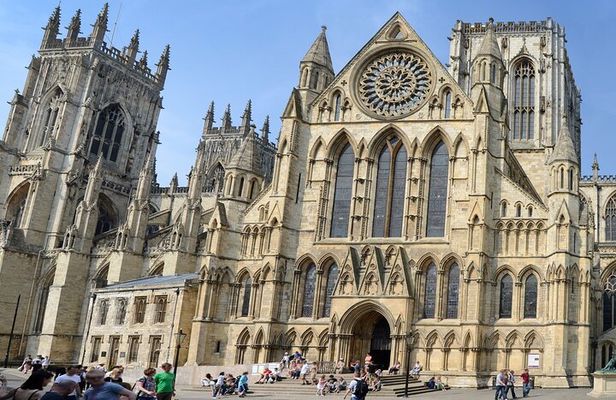 Exterior Tour of York Minster with Group Access