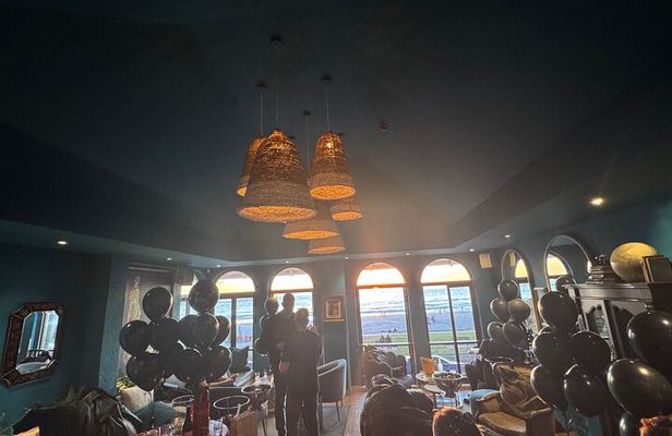 Curated VIP Bar Hopping Experience 