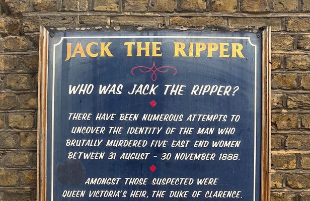 Jack the Ripper Themed Pub Crawl with Beer