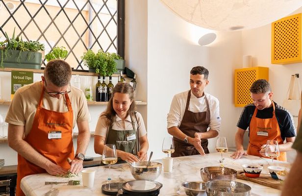 Cook & Dine in Rome: Pizza, Ravioli & Gelato with Unlimited Wine