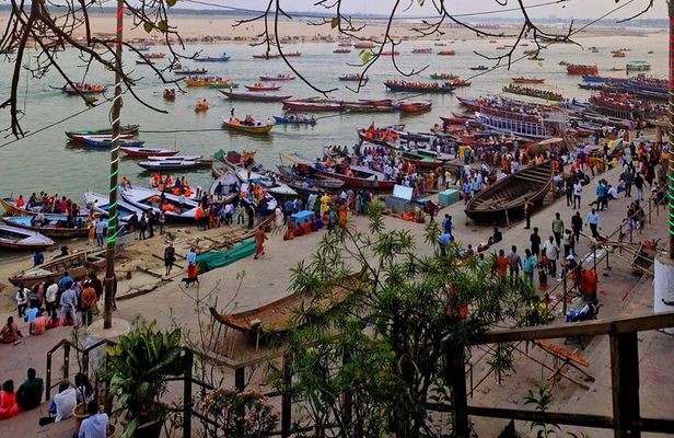 Delhi to Varanasi: Tour to the Sacred Ganga Aarti Ceremony