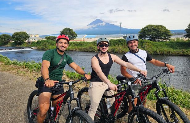 Mount Fuji Scenic E-Bike Tour