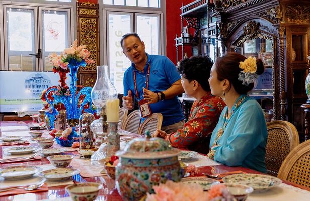 Singapore: Peranakan Walking Tour Through Katong - Joo Chiat