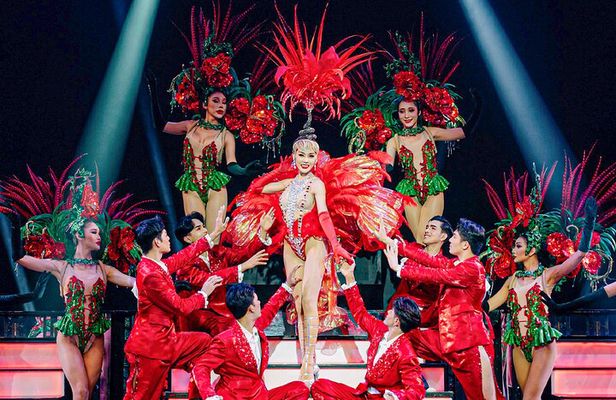 Simon Cabaret: Phuket’s Ladyboy Glamour Show
