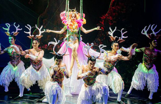 Glamorous Simon Cabaret Show in Phuket with Convenient Transfers