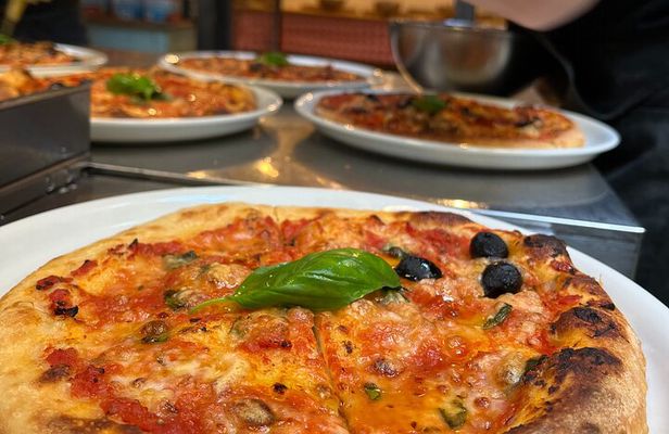 2 Hour Florence Pizza and Gelato Small Group Guided Cooking Class