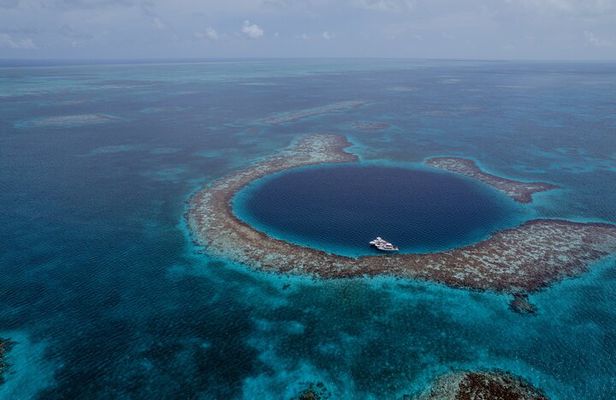 Great Blue Hole Belize and Lighthouse Reef Atoll Dive Adventure