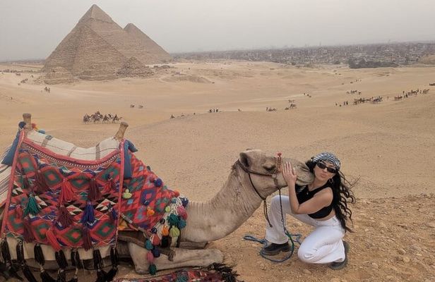 Camel Ride around the Pyramids at Sunrise or Sunset Private Tour
